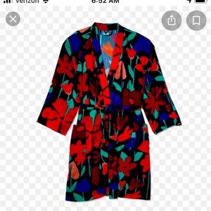 Chrissy T’s Chill Robe in Night Flowers 🌺